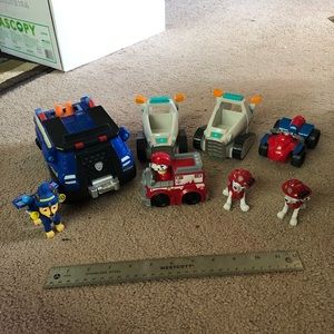 Paw patrol vehicle and figure lot